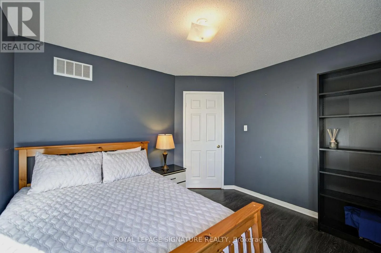1180 ORIOLE CRESCENT
