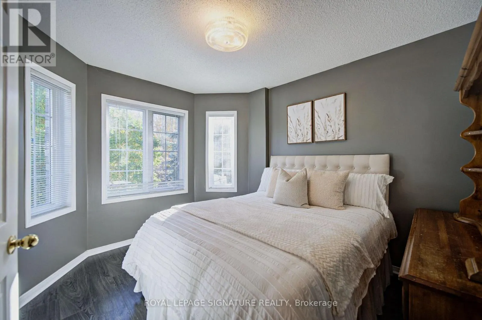1180 ORIOLE CRESCENT