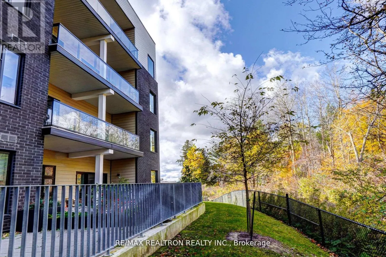 228 - 555 WILLIAM GRAHAM DRIVE