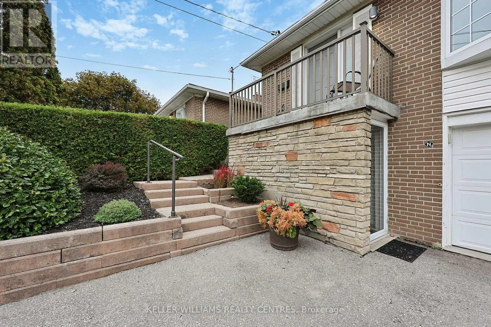 141 LUNDYS LANE