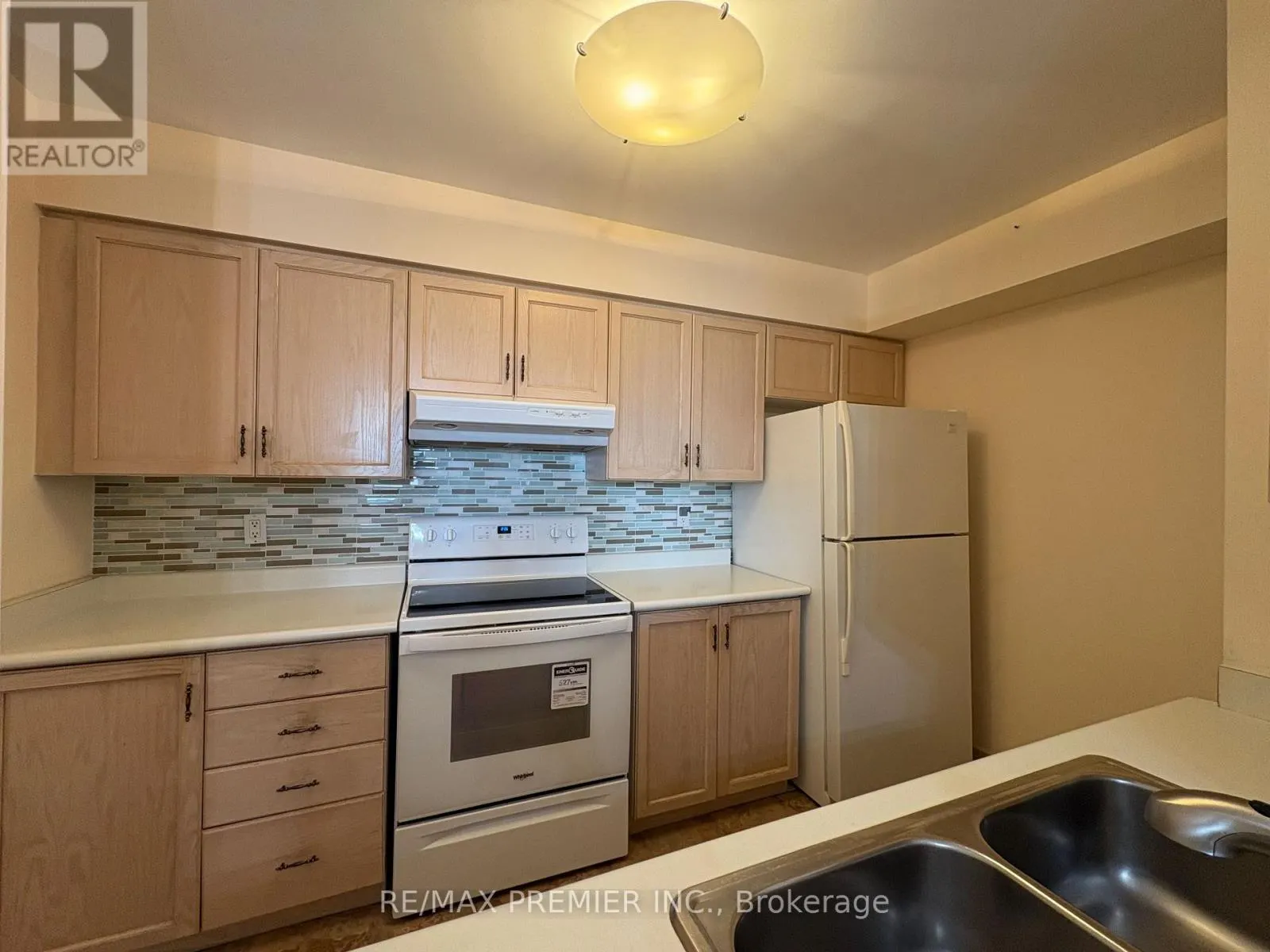 612 - 29 NORTHERN HEIGHTS DRIVE