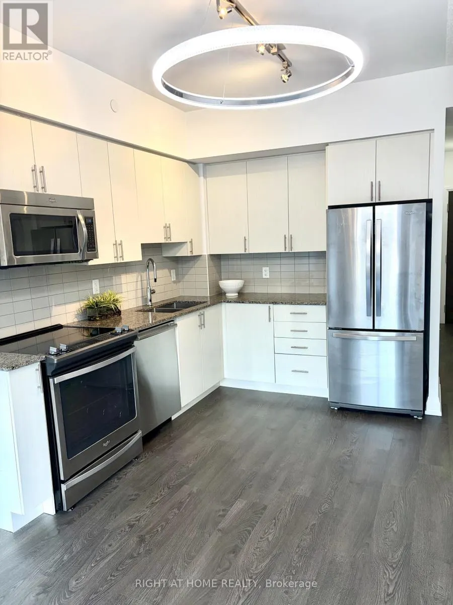 323 - 7900 BATHURST STREET