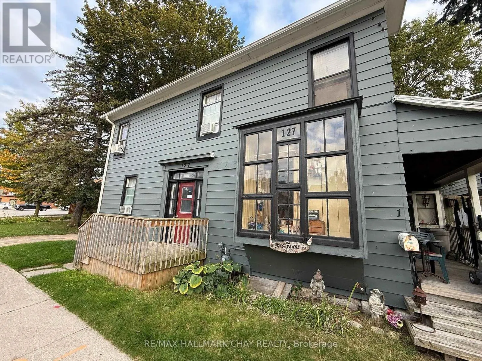 4 - 127 VICTORIA STREET W