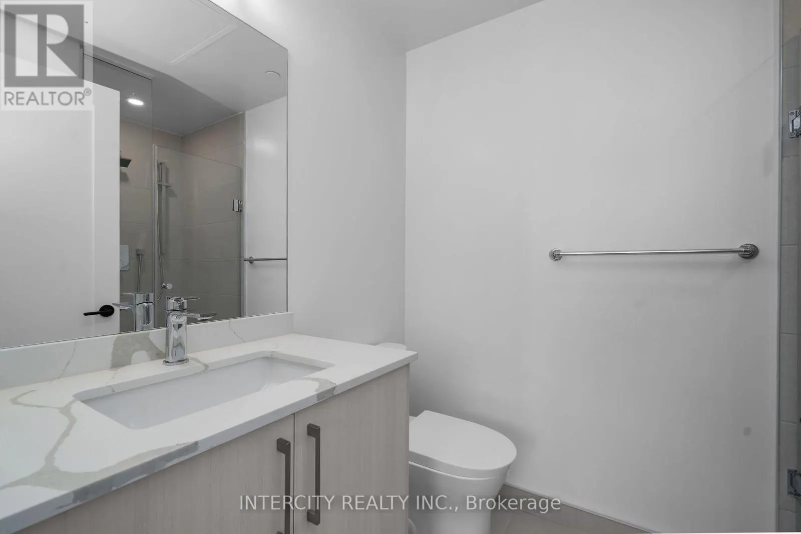 355 - 2075 KING ROAD