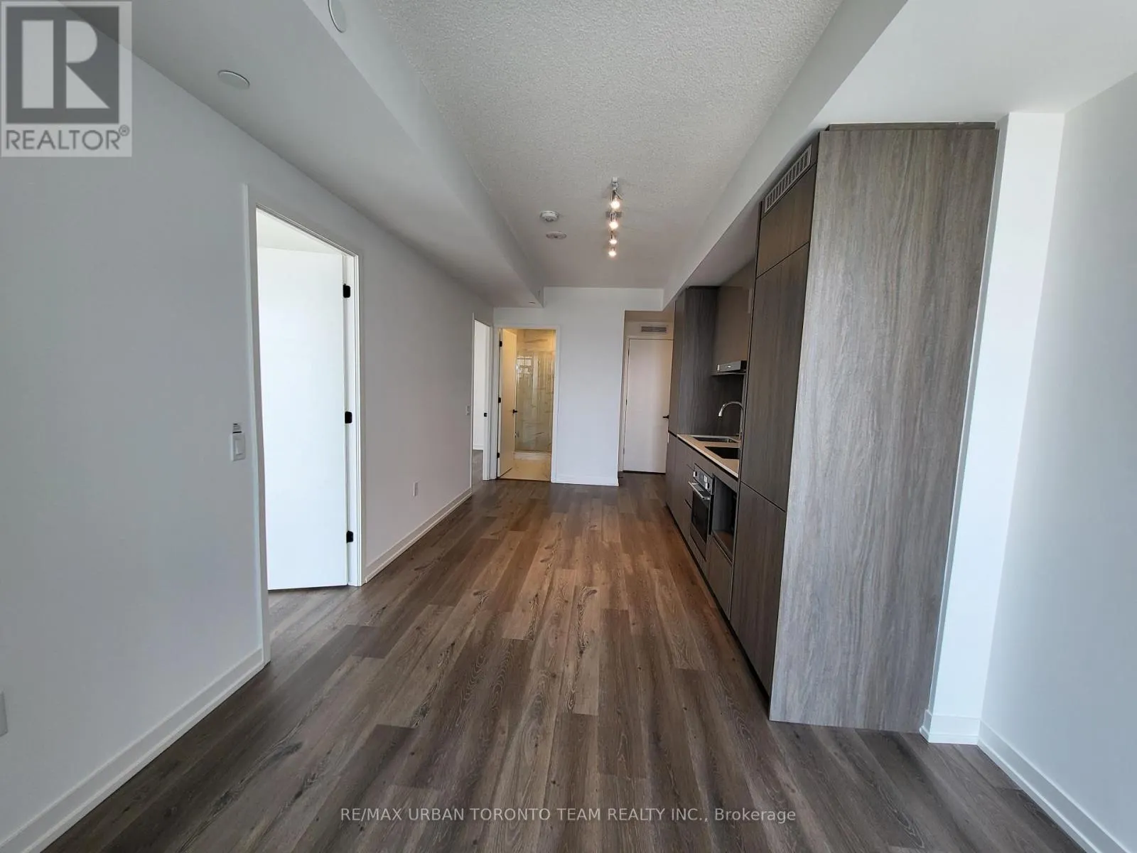 3312 - 28 INTERCHANGE WAY