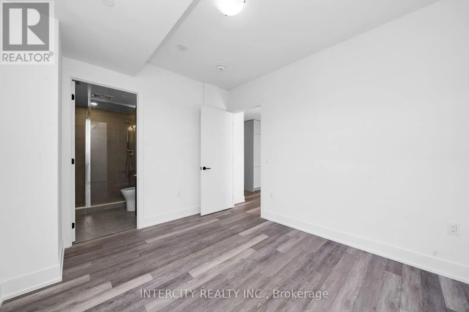 351 - 2075 KING ROAD