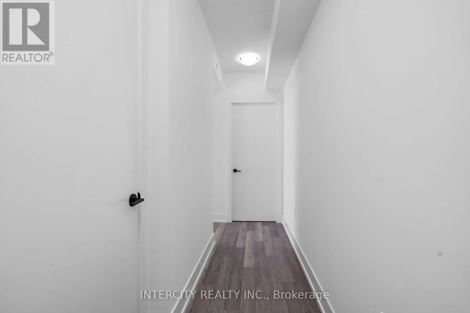 351 - 2075 KING ROAD
