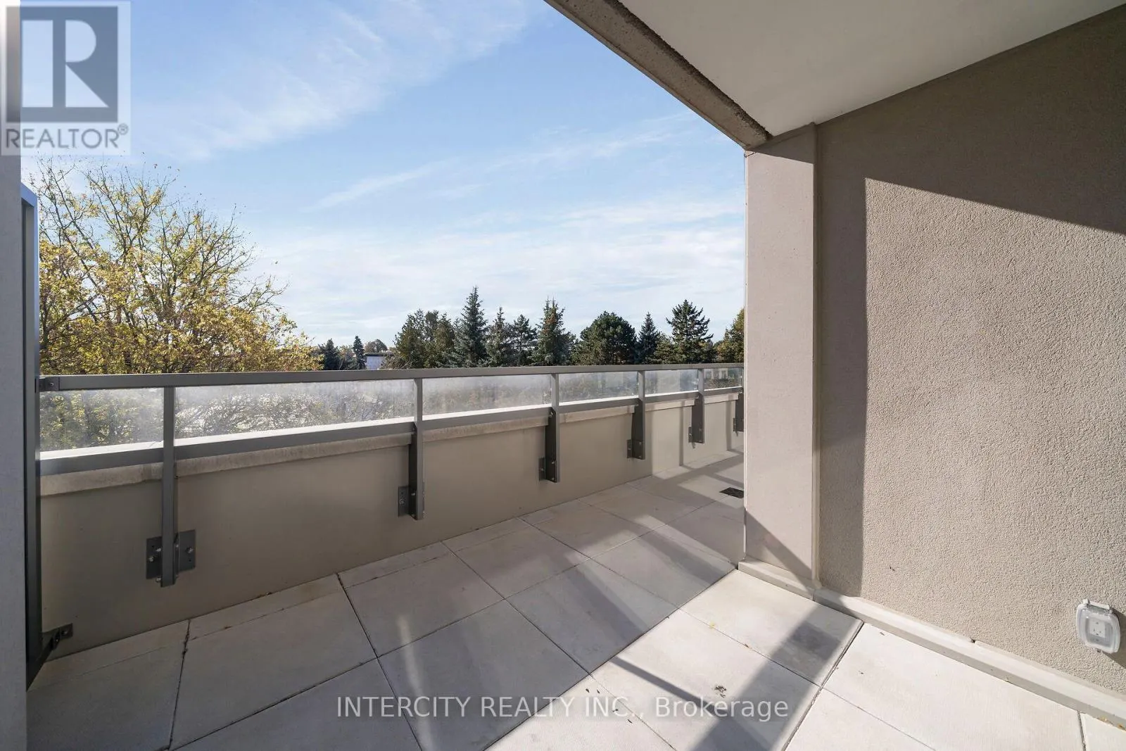 351 - 2075 KING ROAD