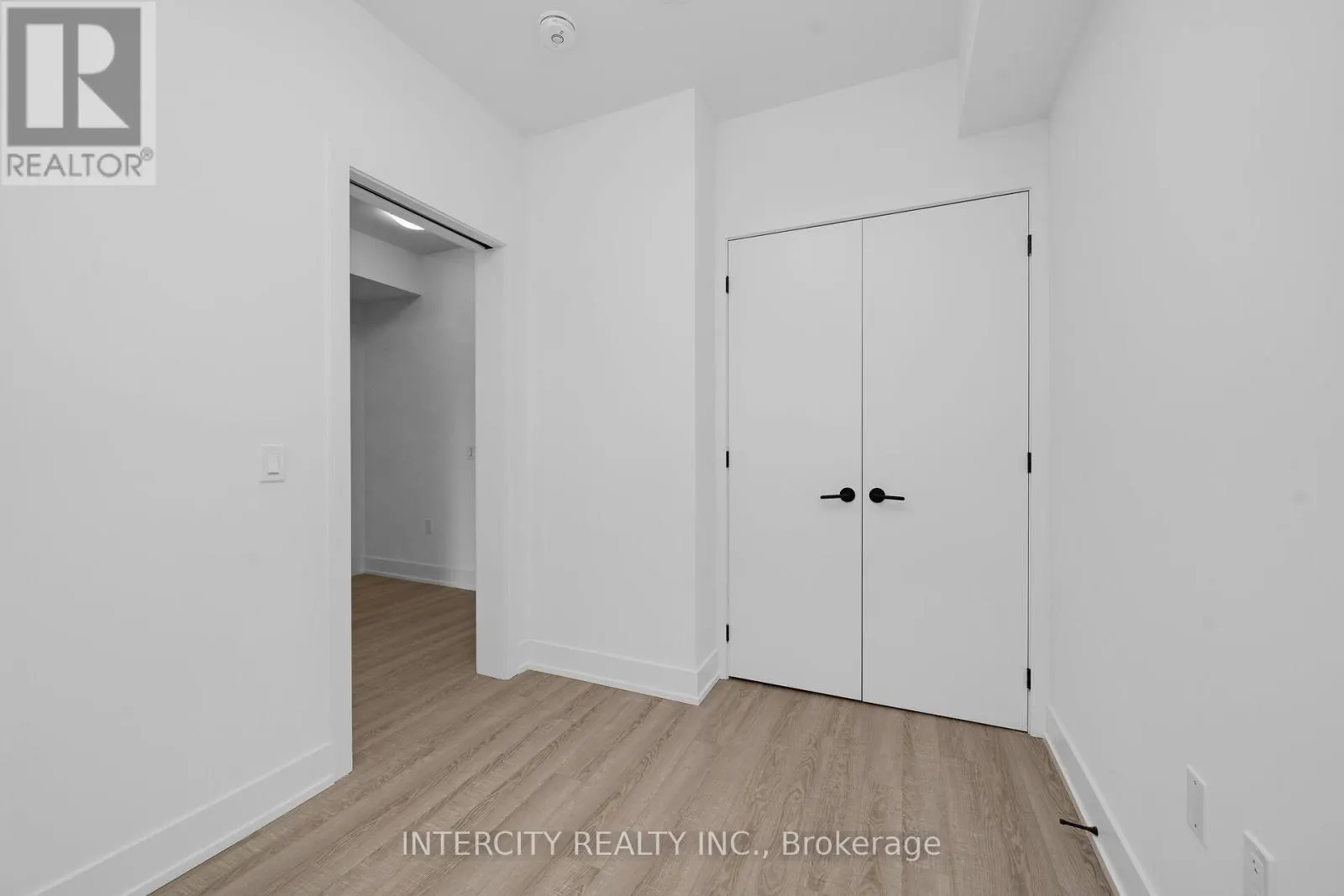 340 - 2075 KING ROAD