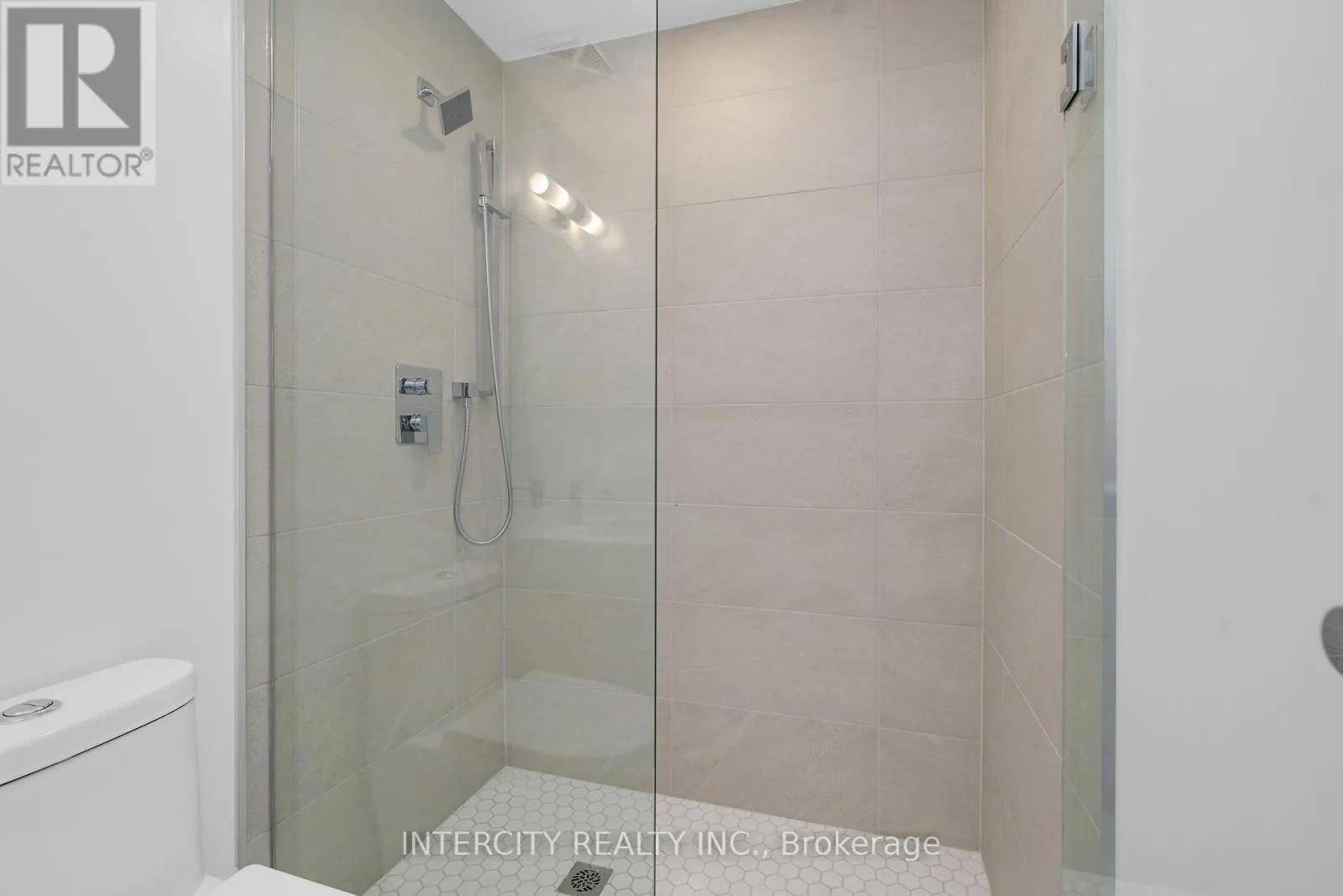 340 - 2075 KING ROAD