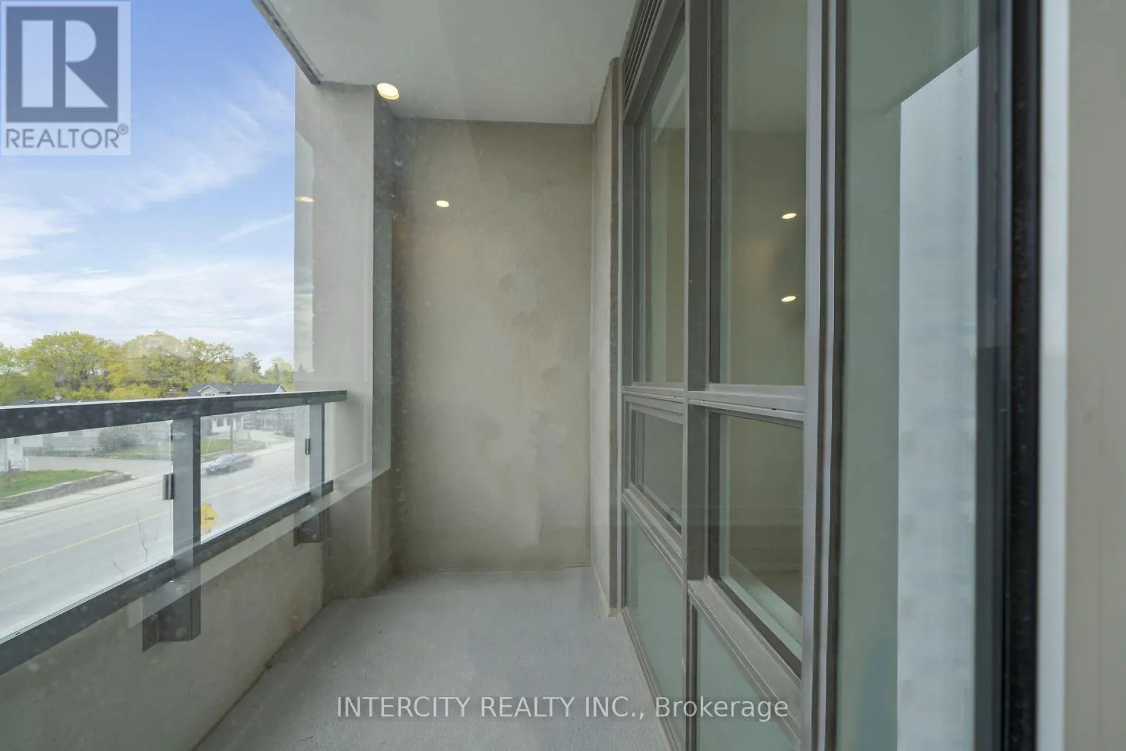 340 - 2075 KING ROAD