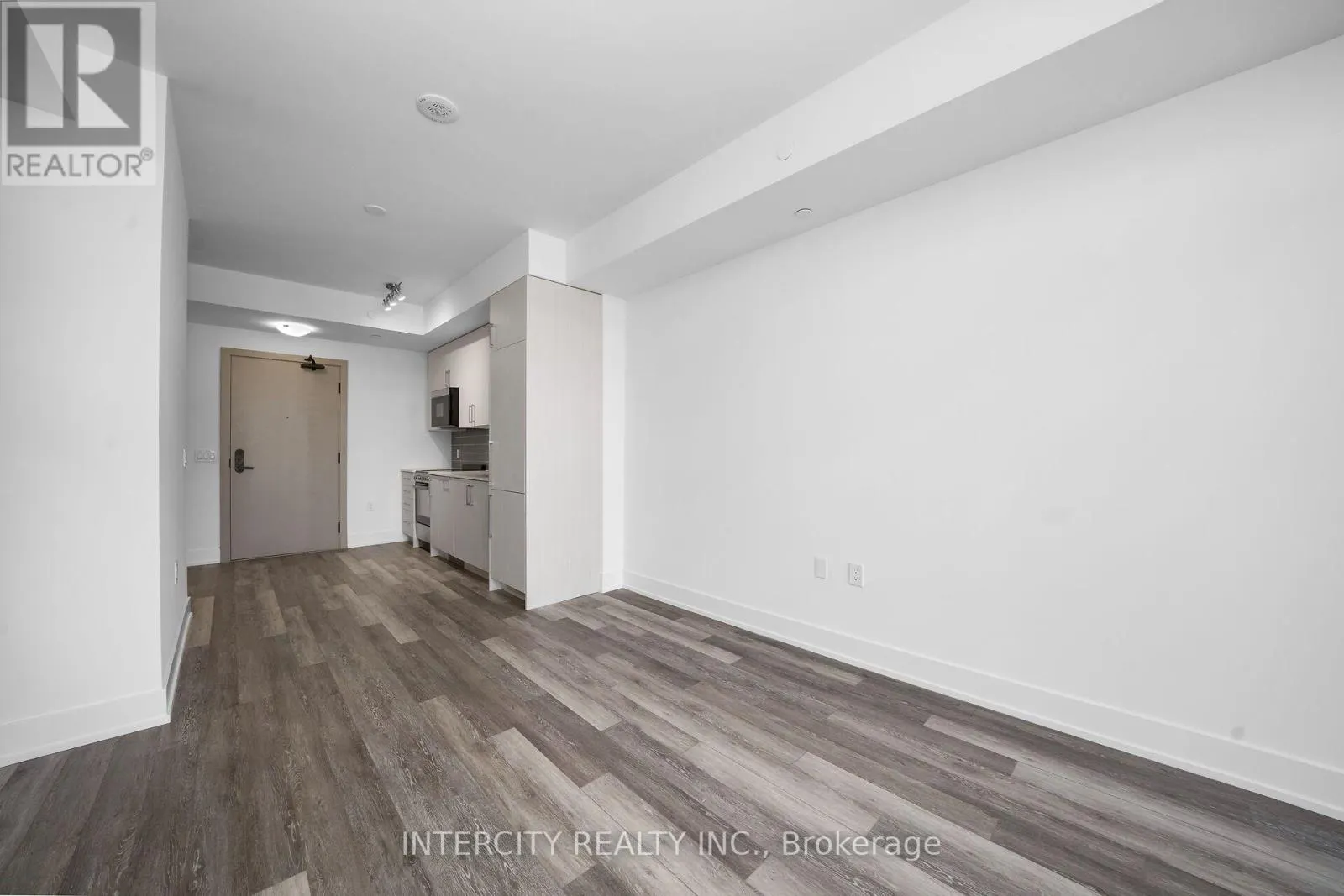 433 - 2075 KING ROAD