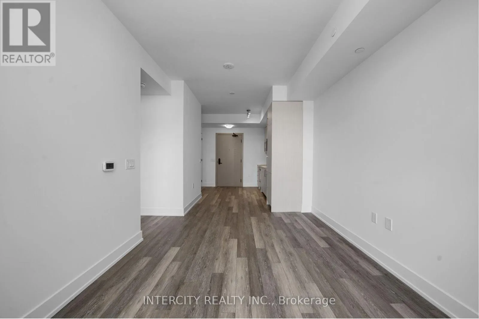 433 - 2075 KING ROAD