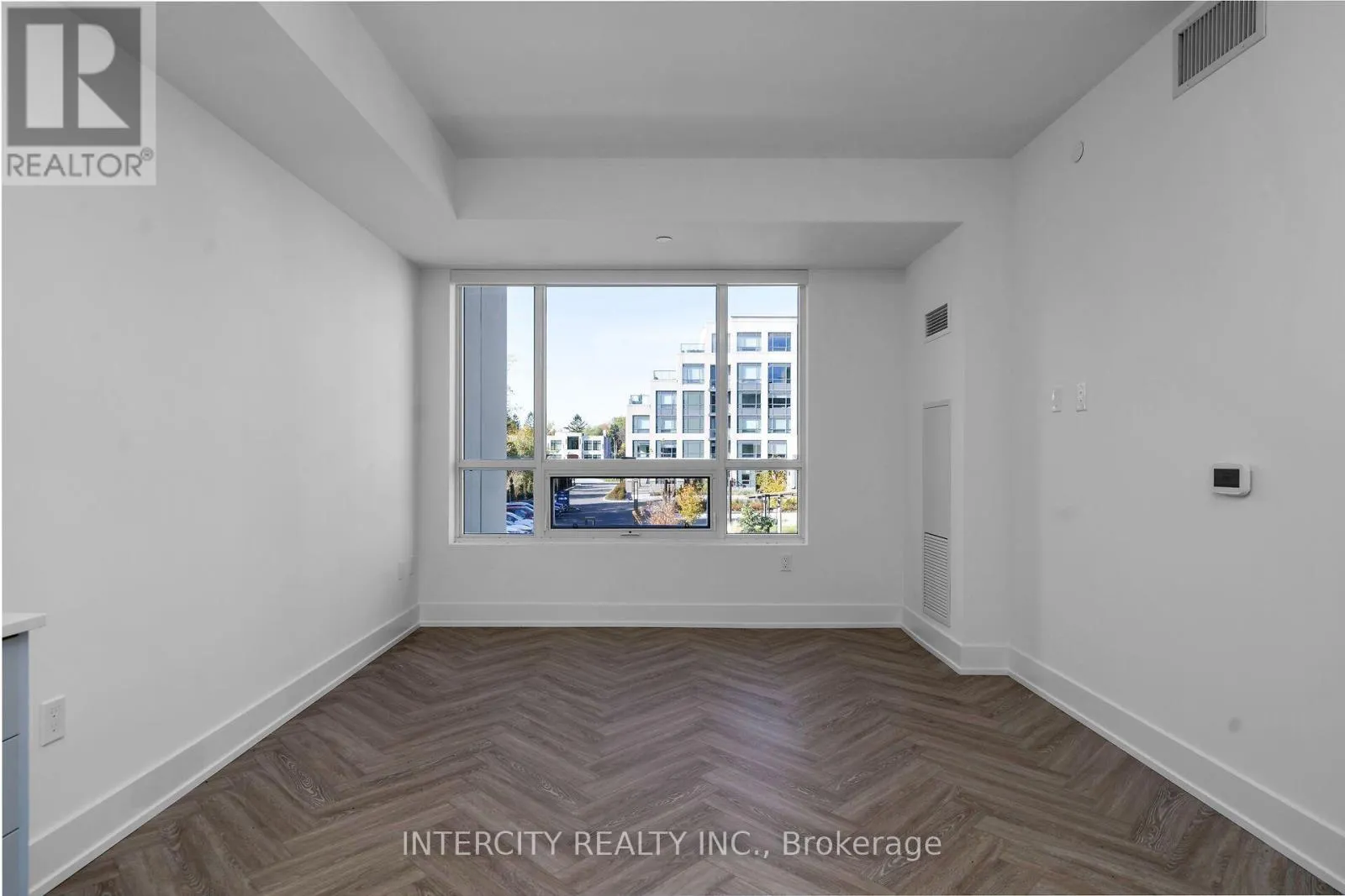 248 - 2075 KING ROAD