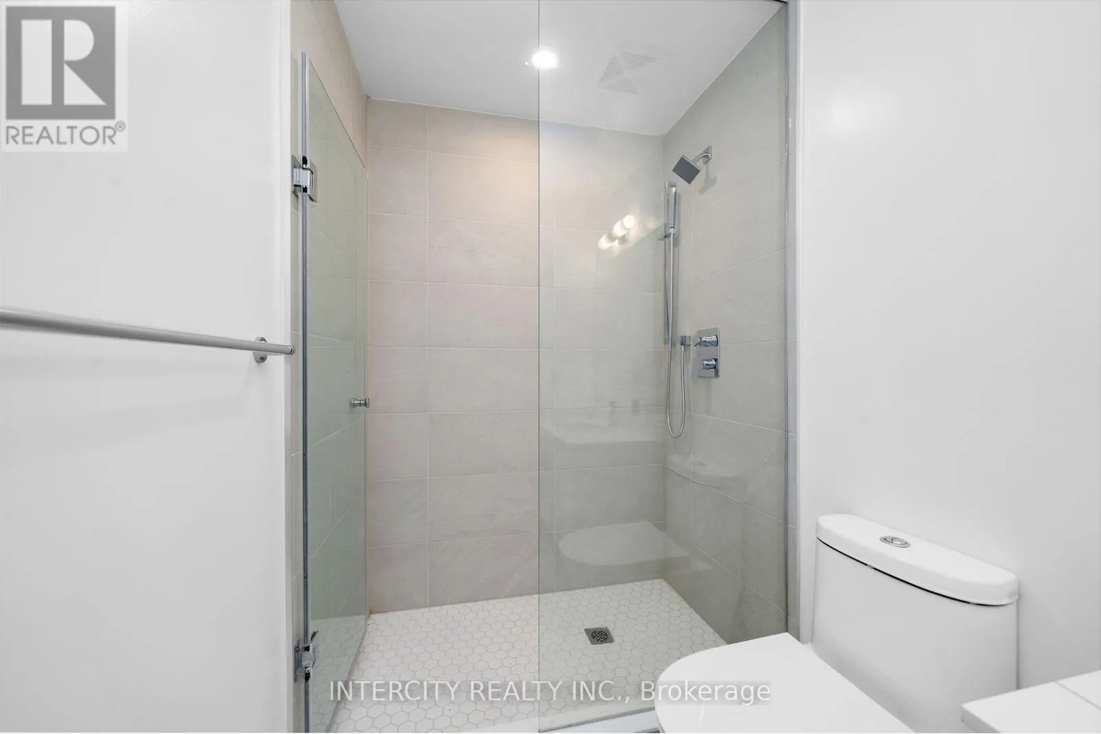 248 - 2075 KING ROAD