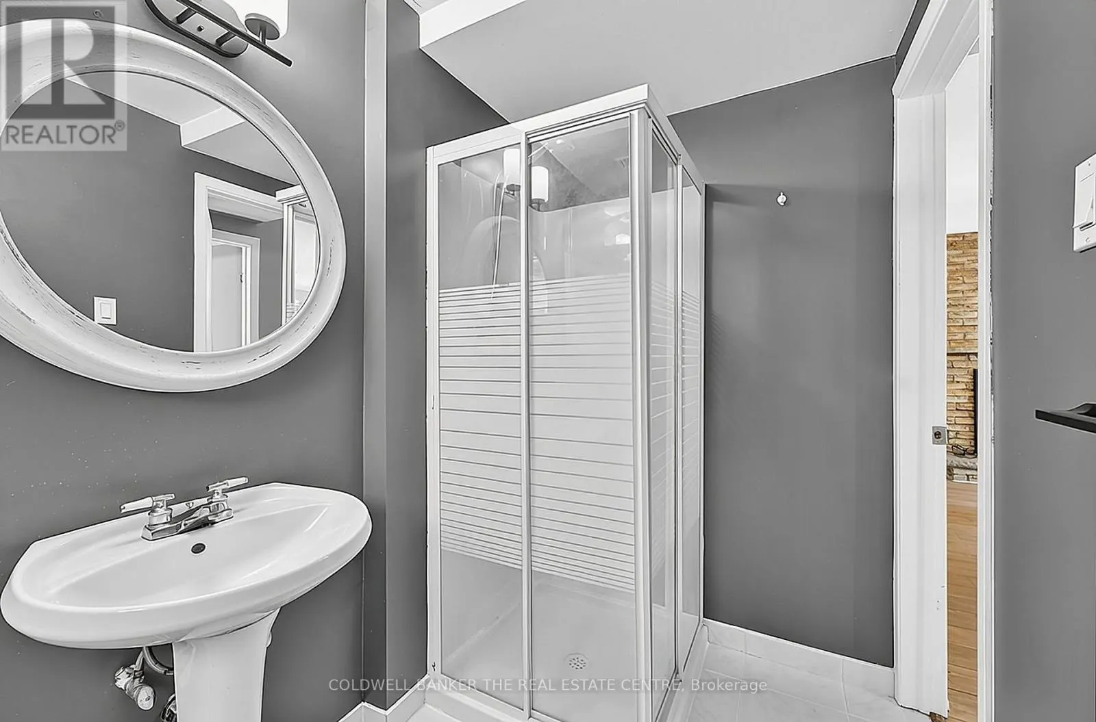 836 ELGIN STREET