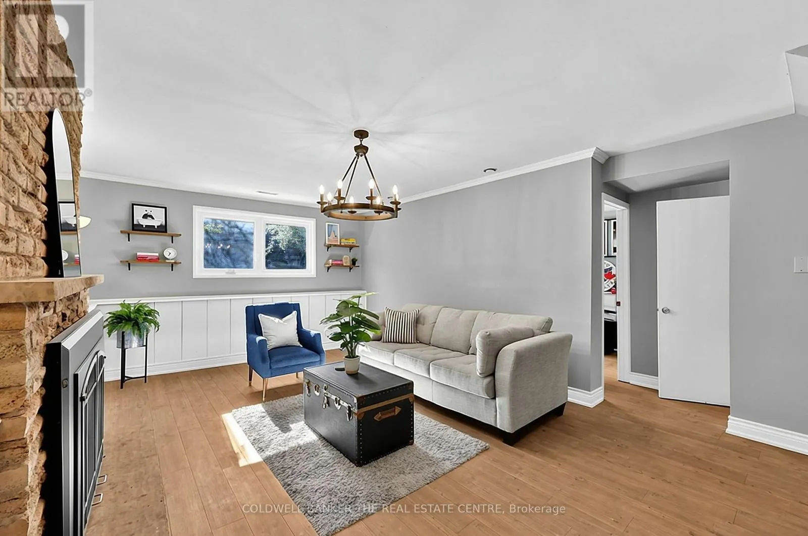 836 ELGIN STREET
