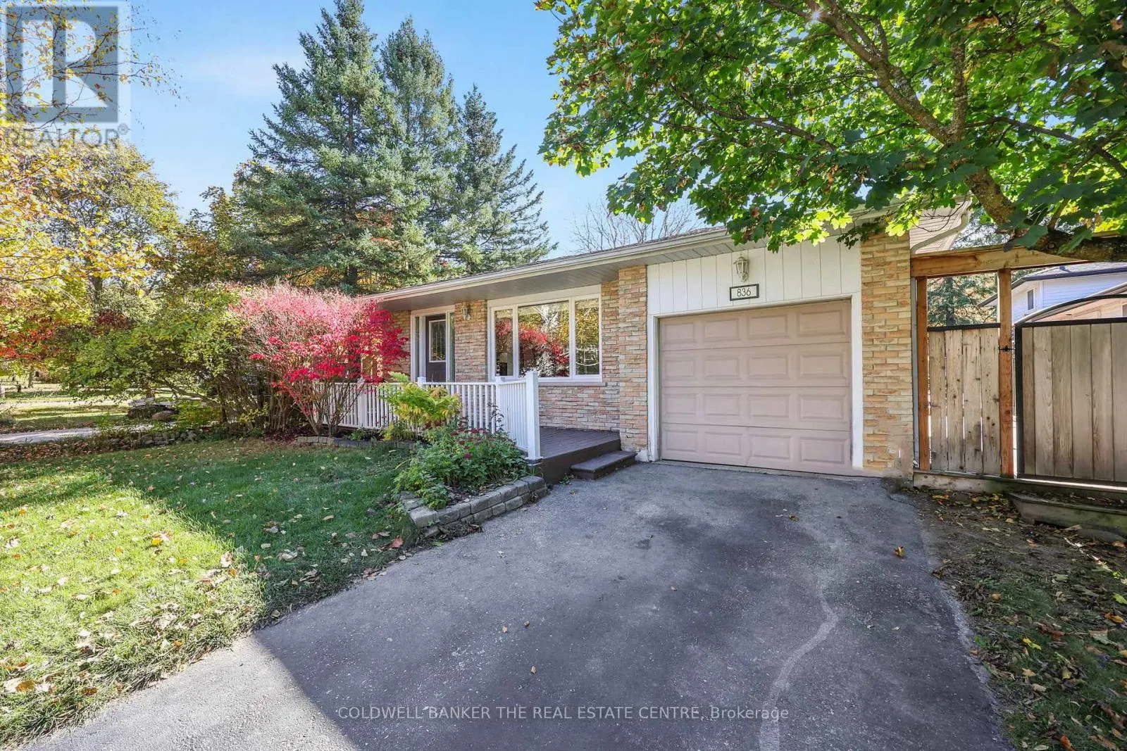 836 ELGIN STREET