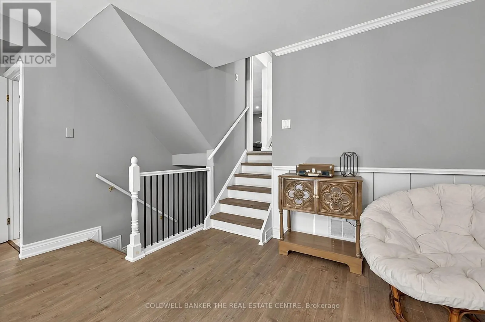 836 ELGIN STREET
