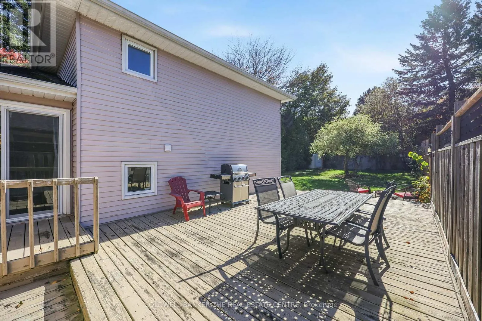 836 ELGIN STREET