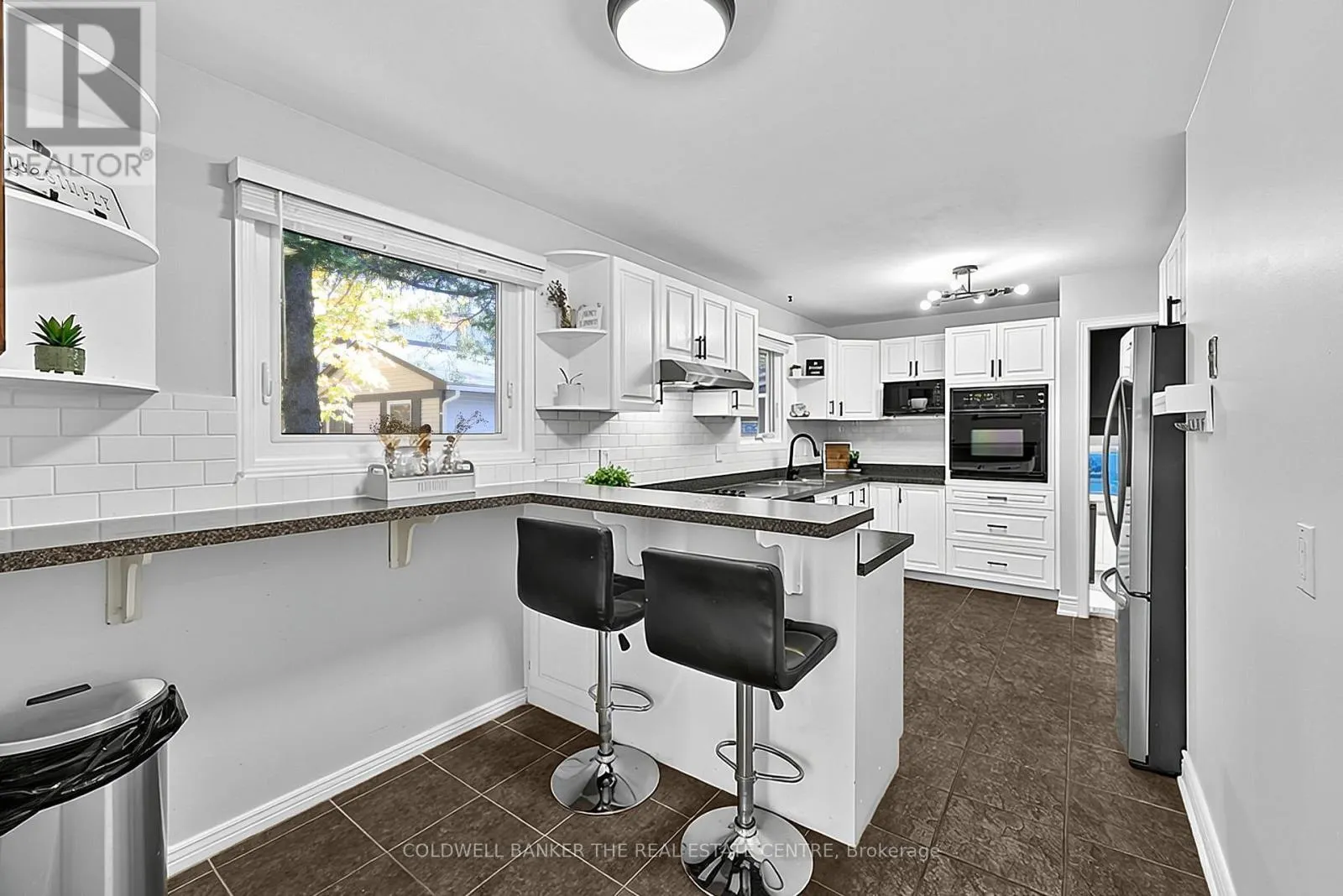 836 ELGIN STREET