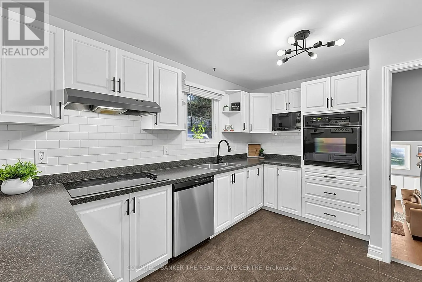 836 ELGIN STREET