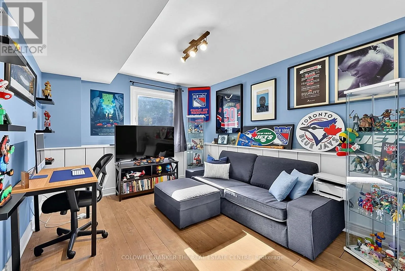 836 ELGIN STREET