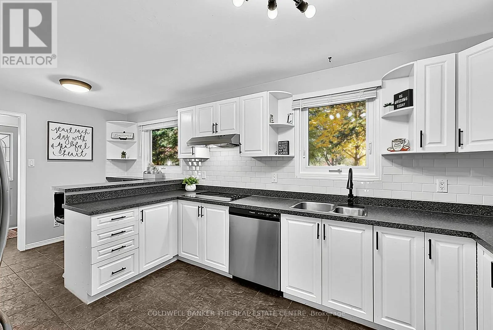 836 ELGIN STREET
