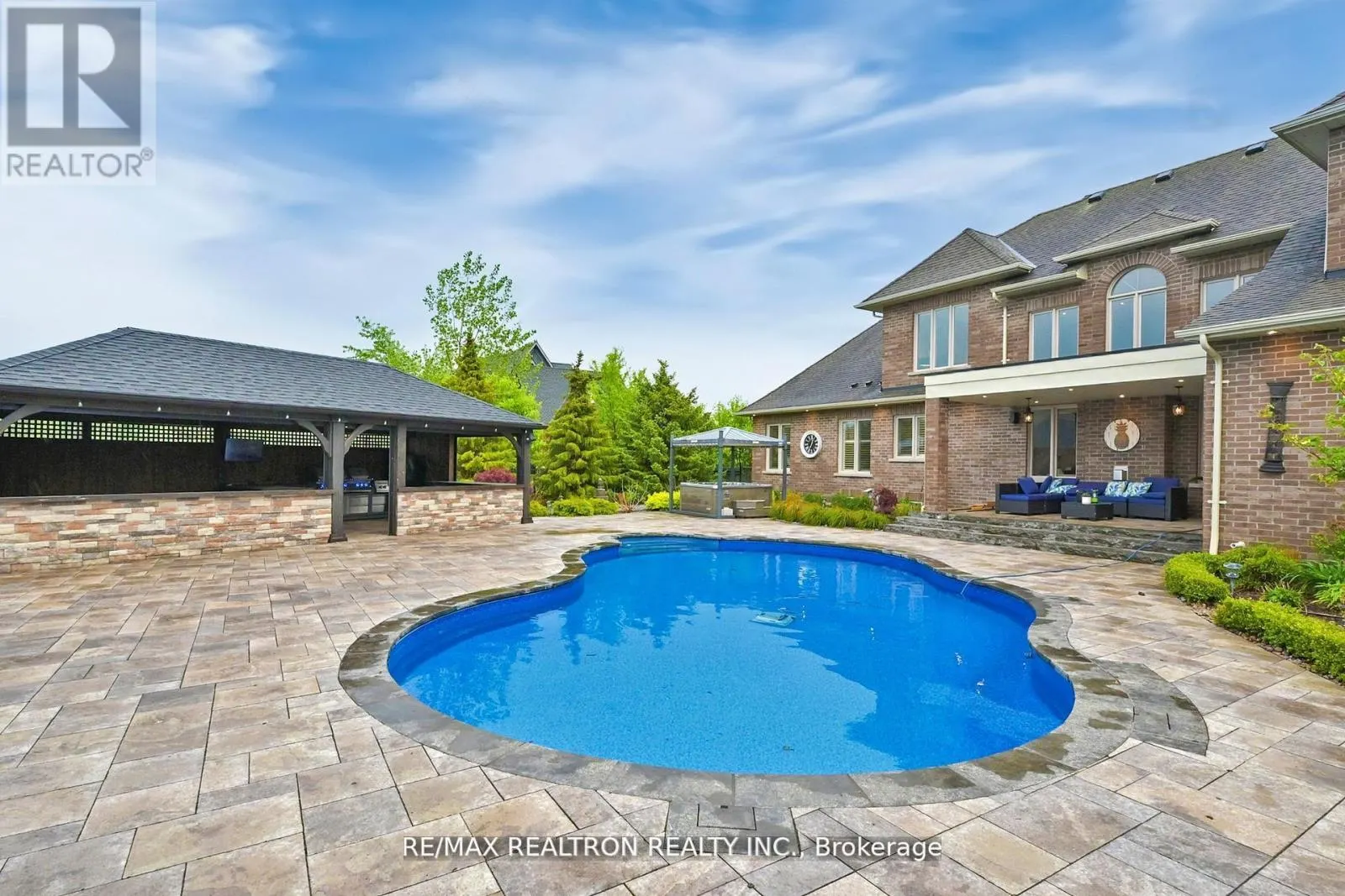 15 PINE VISTA AVENUE