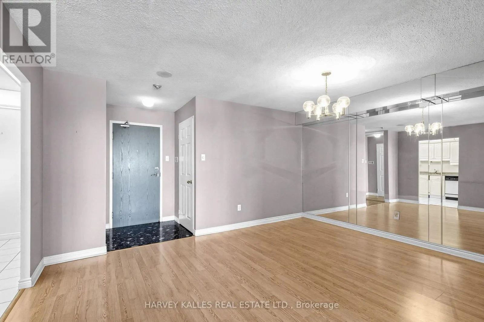 1206 - 1 CLARK AVENUE W
