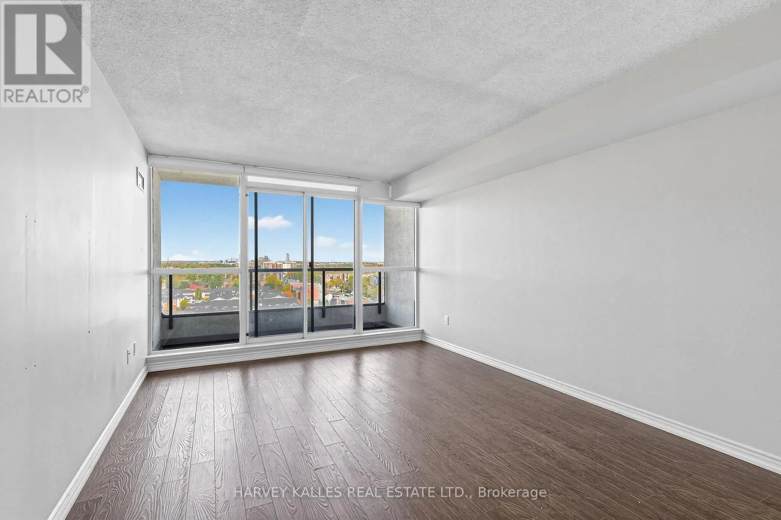 1206 - 1 CLARK AVENUE W