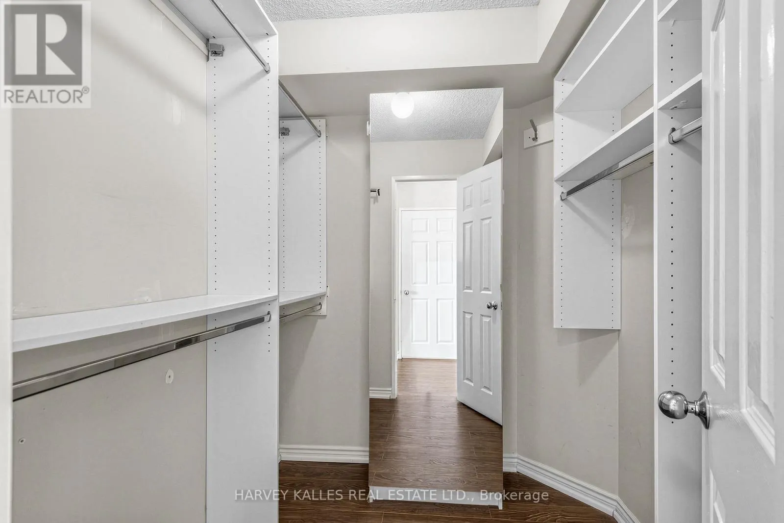 1206 - 1 CLARK AVENUE W
