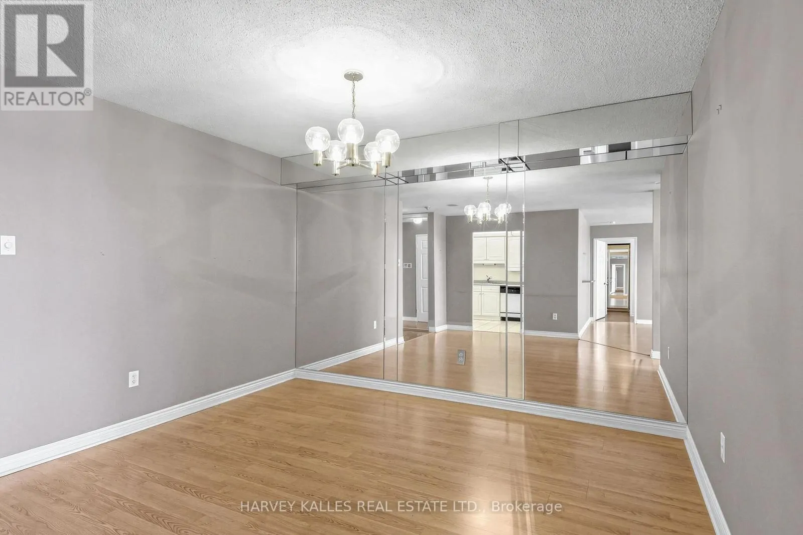 1206 - 1 CLARK AVENUE W