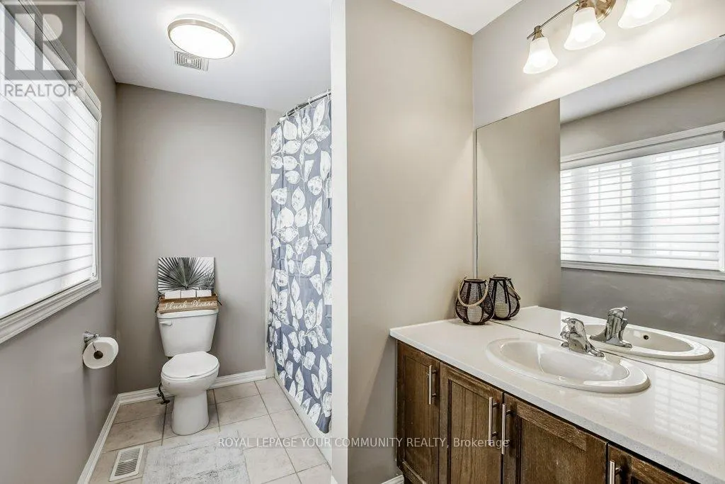 16 DON HADDEN CRESCENT