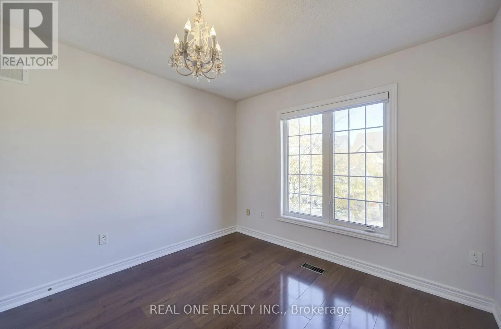39 BALSAMWOOD ROAD