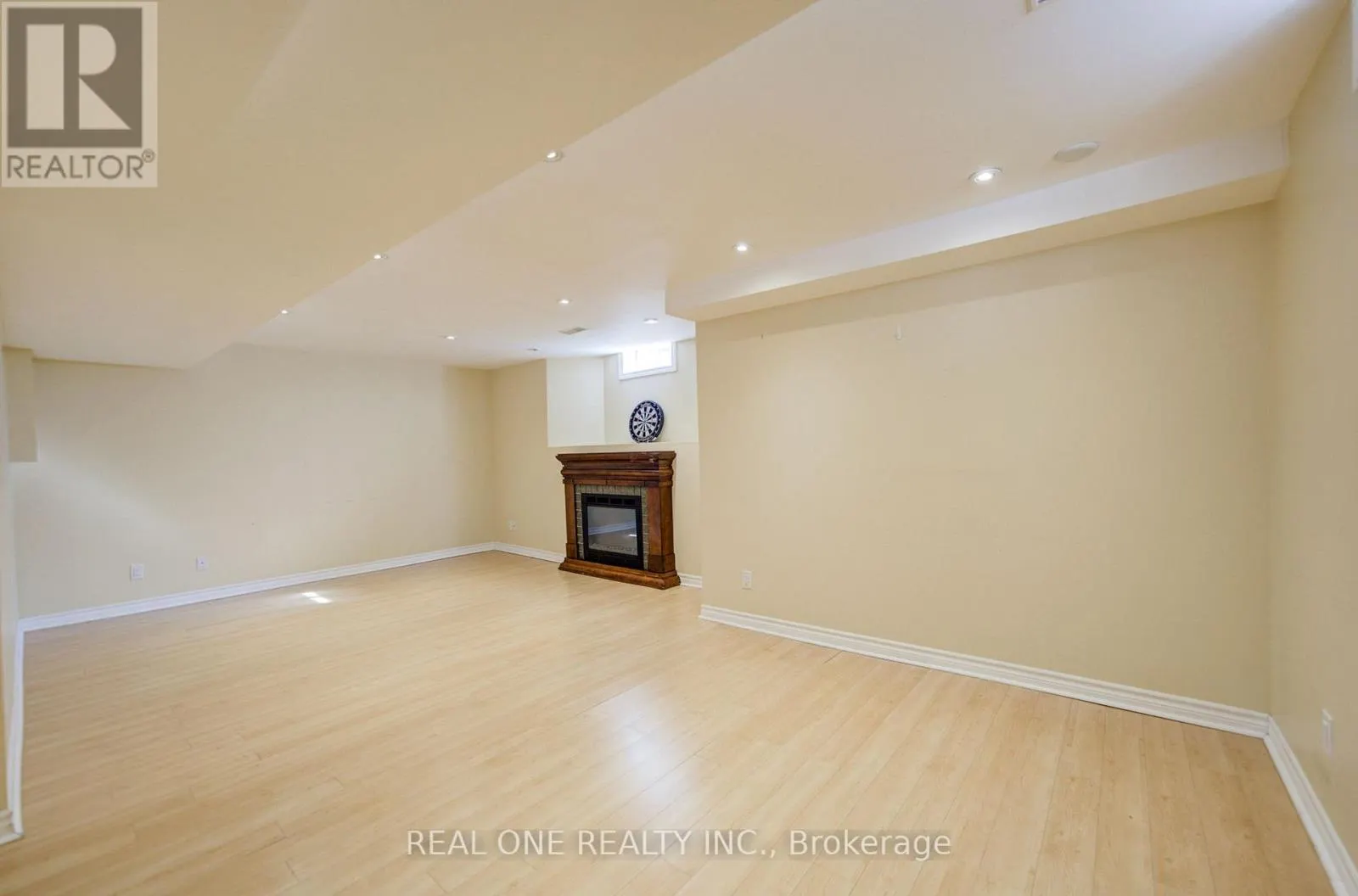 39 BALSAMWOOD ROAD