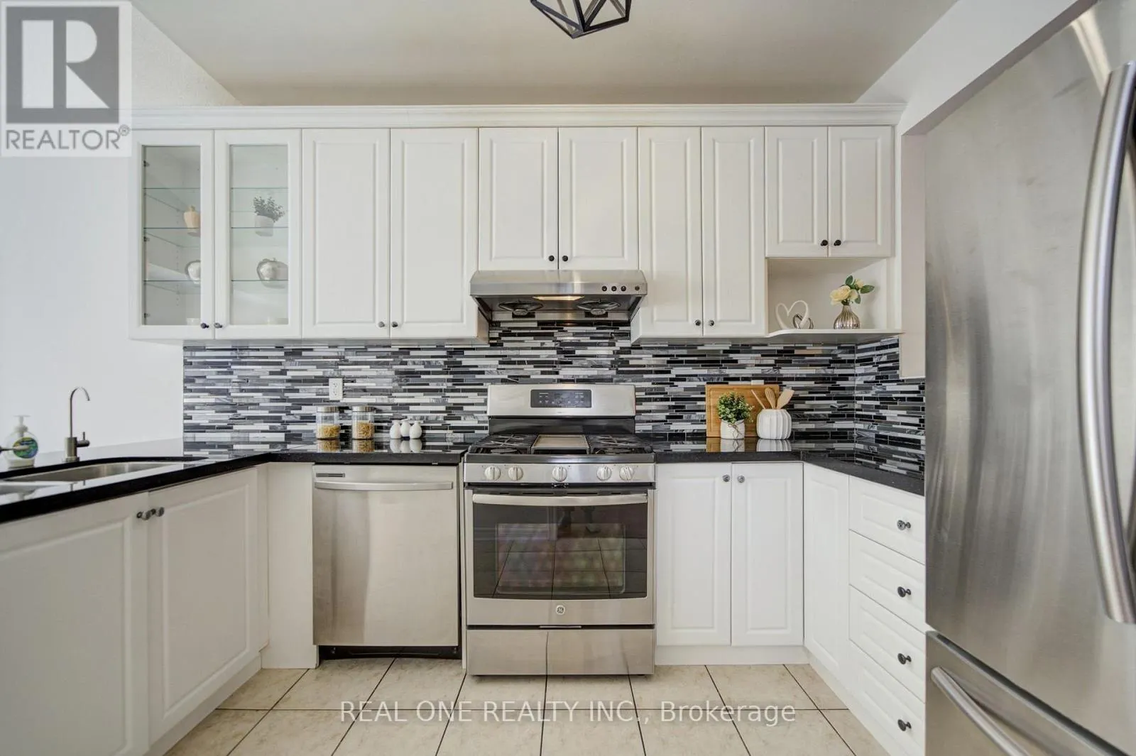 39 BALSAMWOOD ROAD