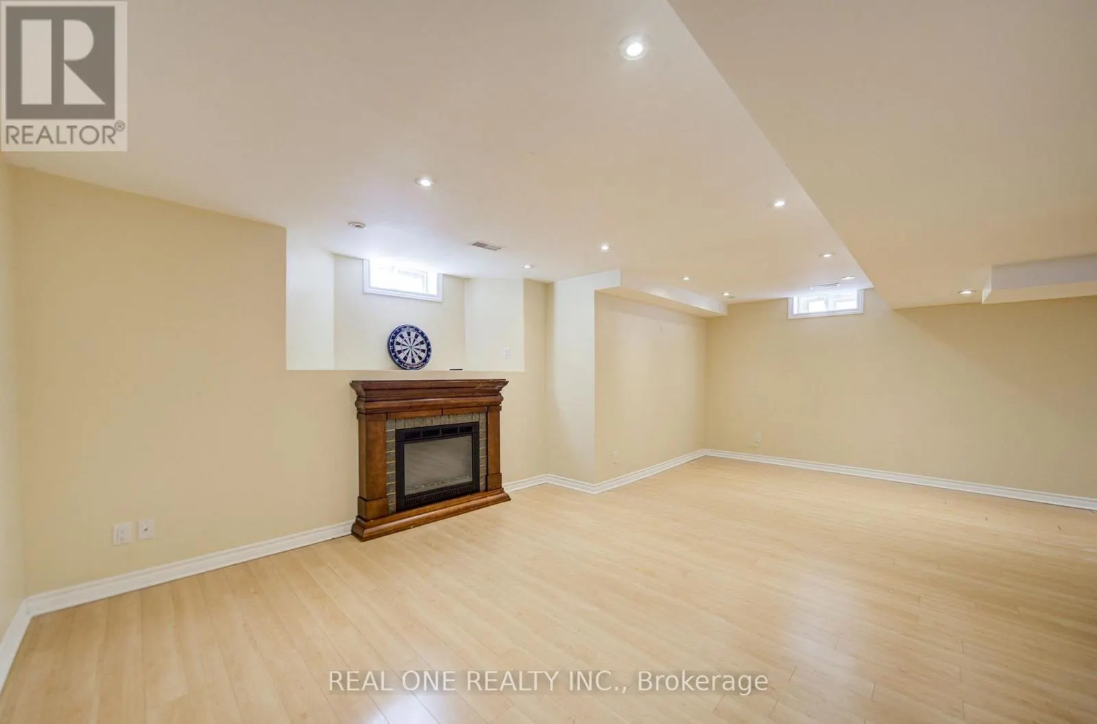 39 BALSAMWOOD ROAD