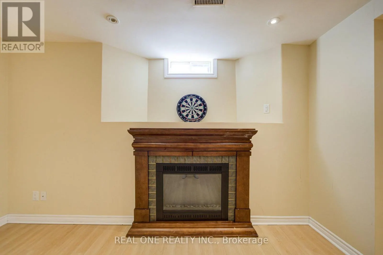 39 BALSAMWOOD ROAD
