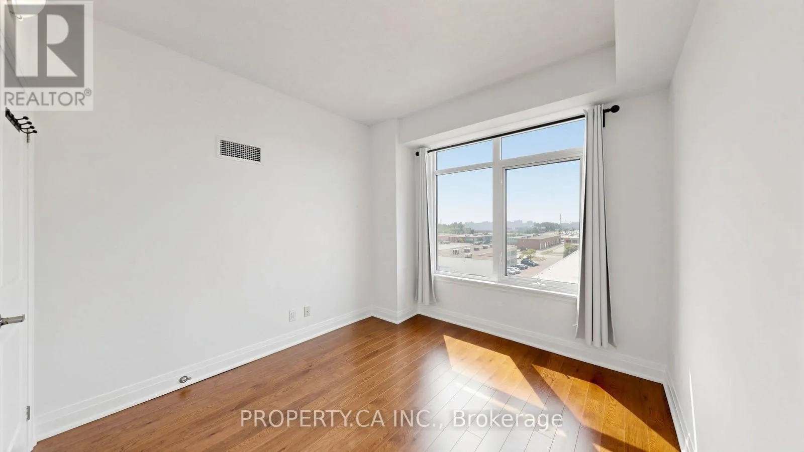 516 - 24 WOODSTREAM BOULEVARD