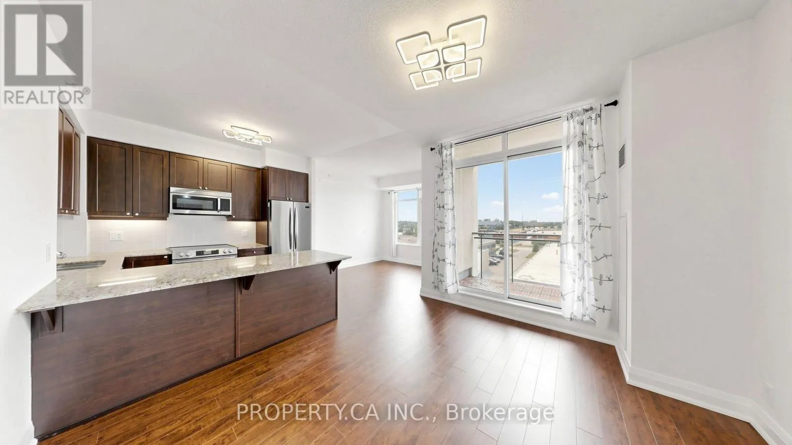 516 - 24 WOODSTREAM BOULEVARD