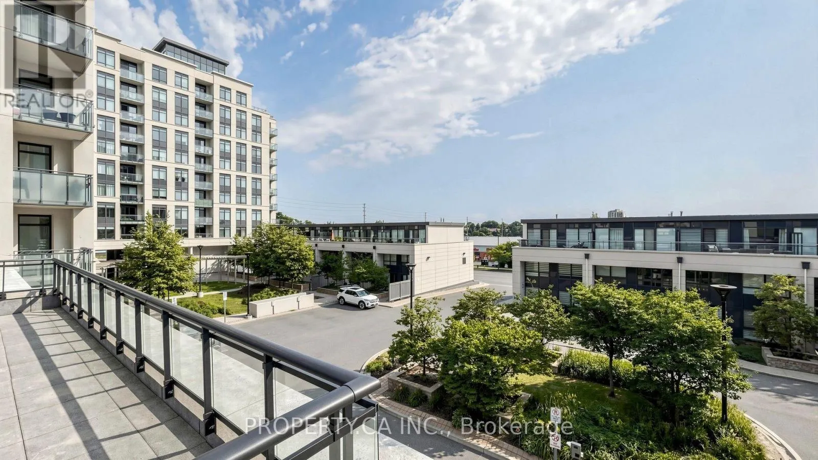 516 - 24 WOODSTREAM BOULEVARD