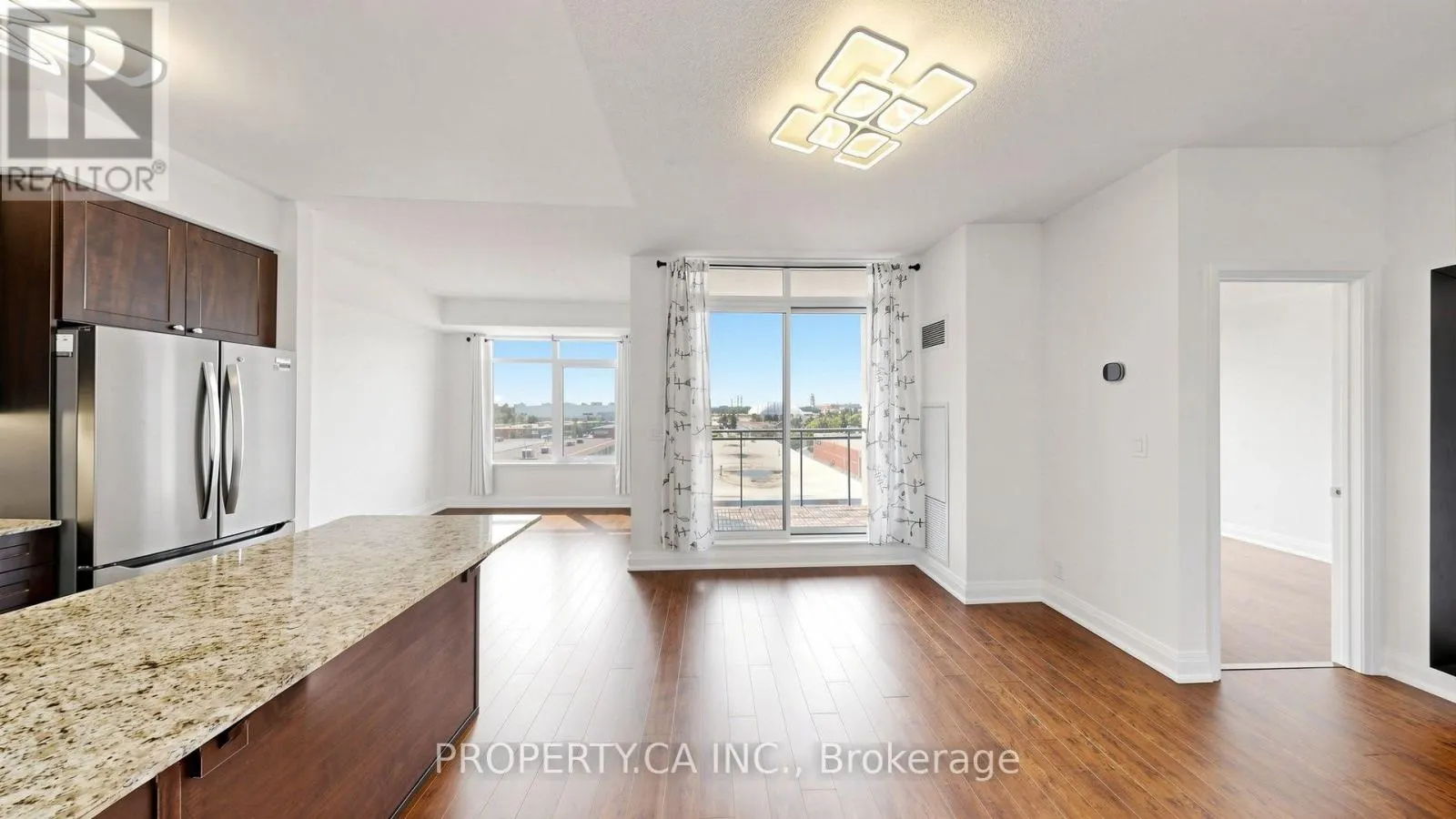 516 - 24 WOODSTREAM BOULEVARD