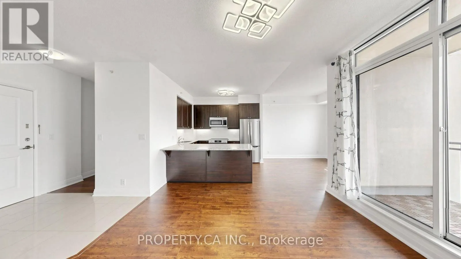 516 - 24 WOODSTREAM BOULEVARD