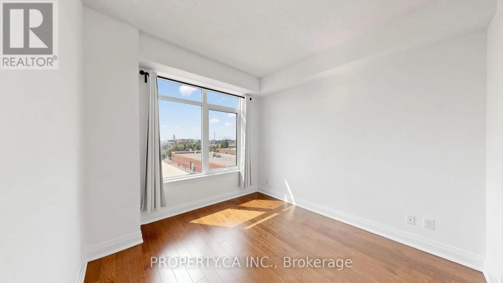 516 - 24 WOODSTREAM BOULEVARD