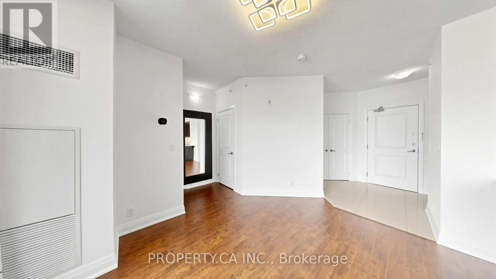 516 - 24 WOODSTREAM BOULEVARD