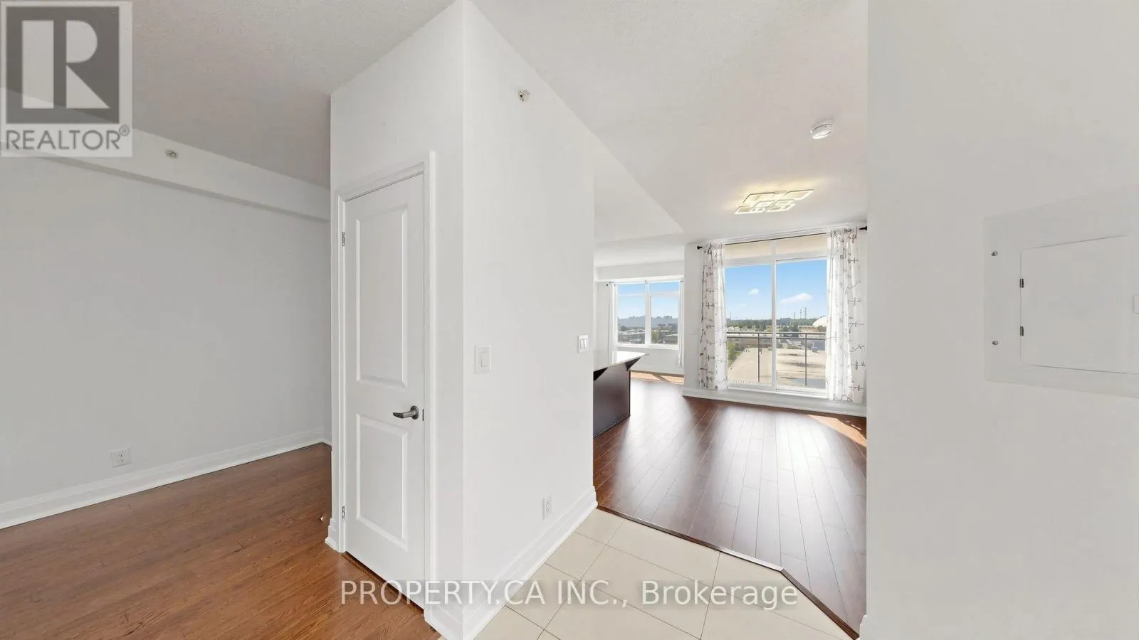 516 - 24 WOODSTREAM BOULEVARD