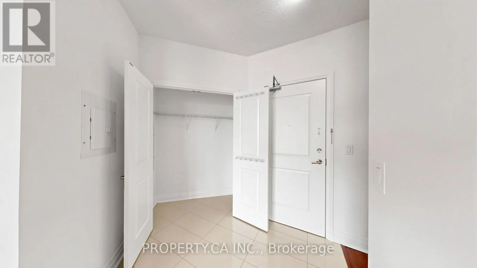 516 - 24 WOODSTREAM BOULEVARD