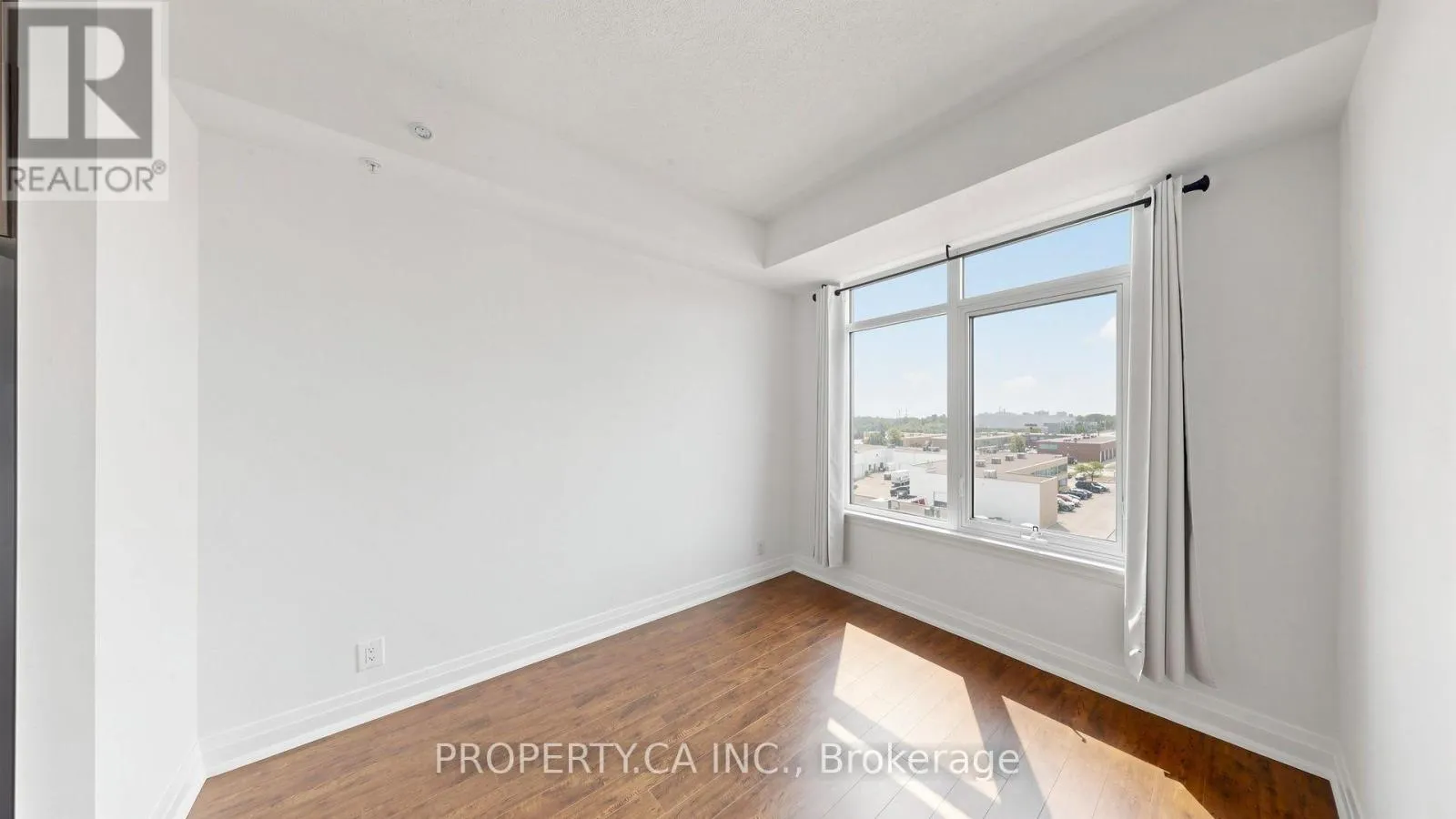 516 - 24 WOODSTREAM BOULEVARD