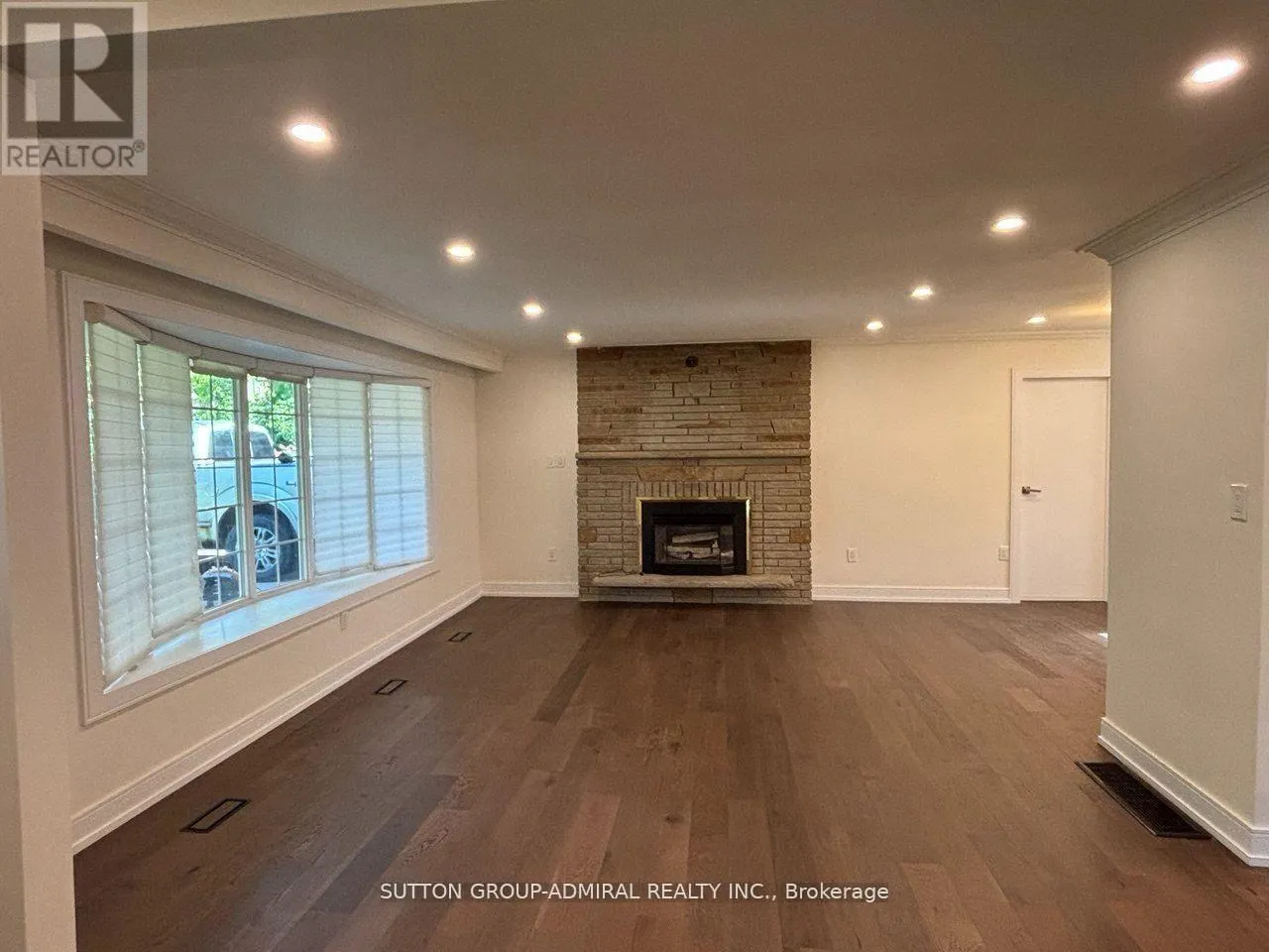 86 HAMILTON DRIVE
